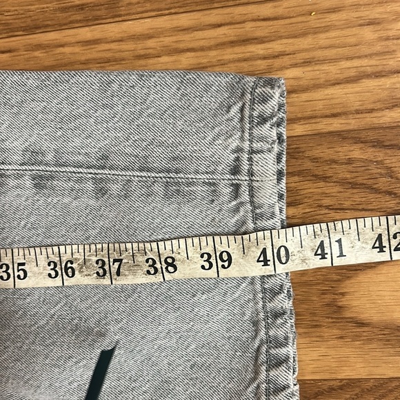 NWT American Eagle Gray Distressed Straignt Mom High Rise Jeans SZ 4 - Picture 11 of 13